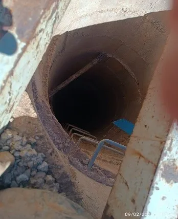 Puits inachevé à Taltria, dont l'eau douce nécessite un approfondissement
